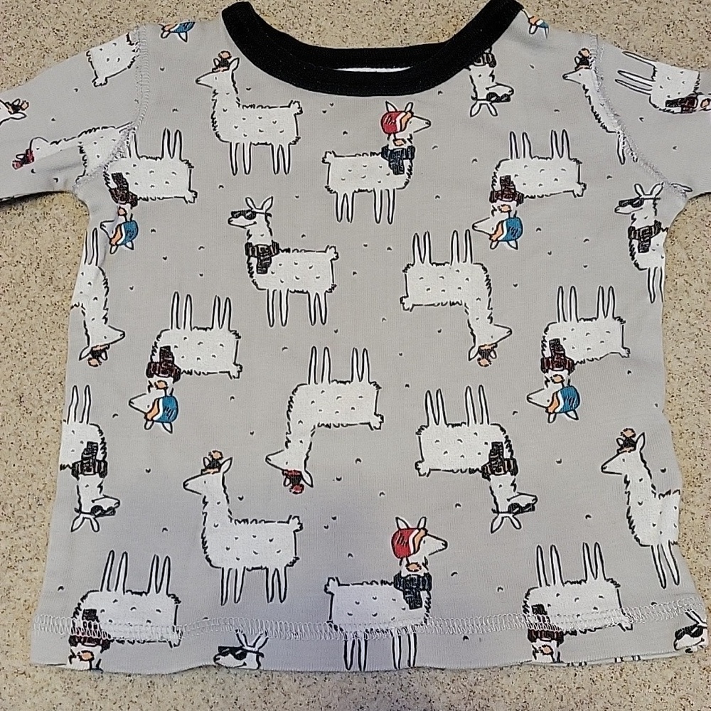 OshKosh B'gosh Pajama 2 Pc Set Gray With Llamas Size 12 Months - Picture 6 of 9